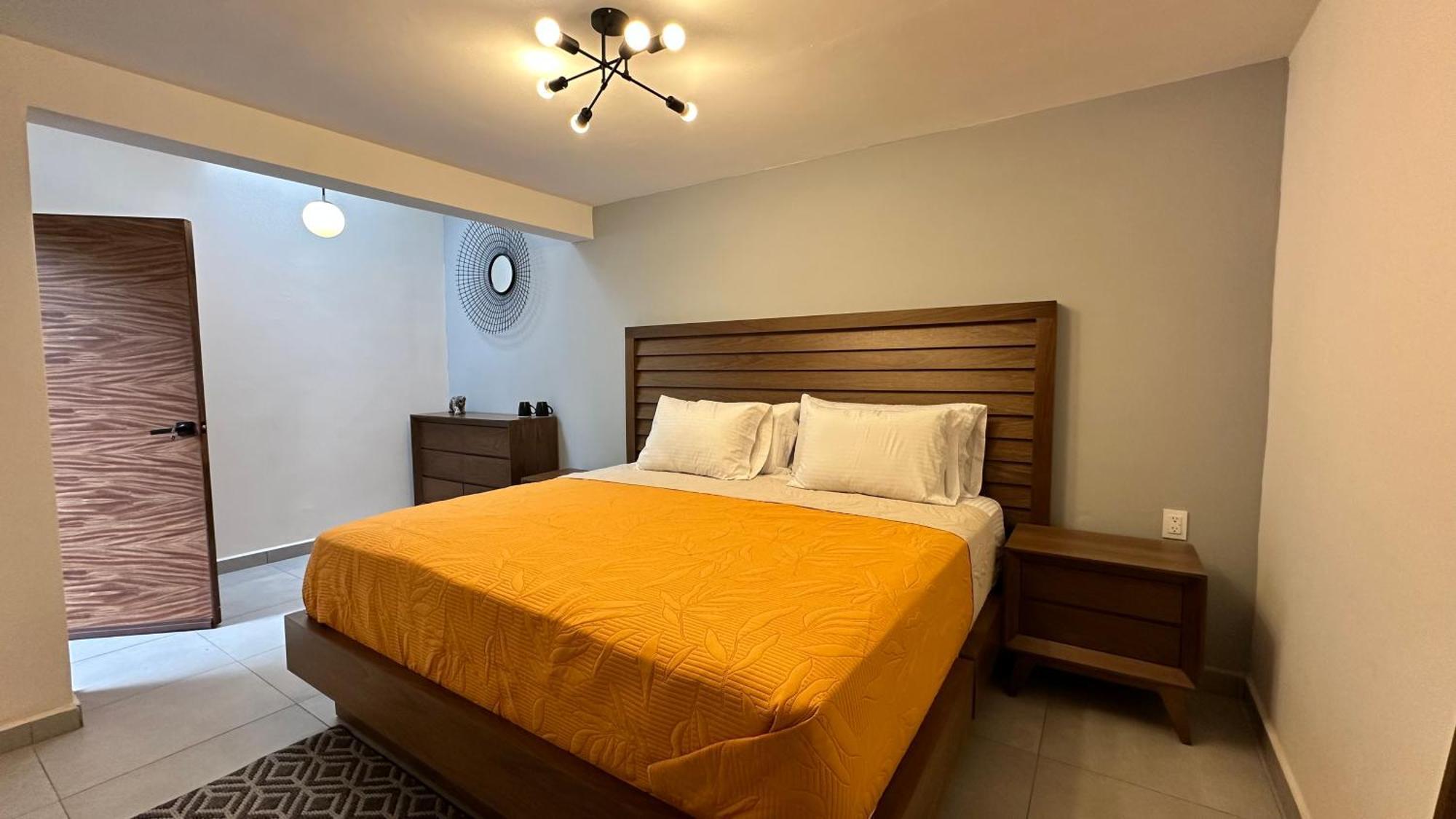 Hotel Boutique Villa Escondida, A Pasos De Lo Mejor En Tlaquepaque Екстериор снимка