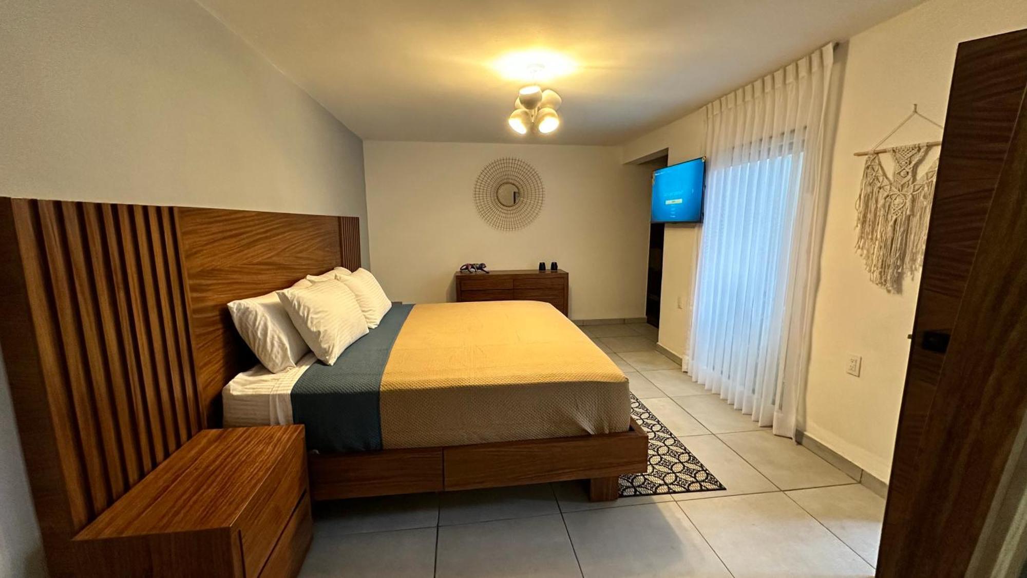 Hotel Boutique Villa Escondida, A Pasos De Lo Mejor En Tlaquepaque Екстериор снимка
