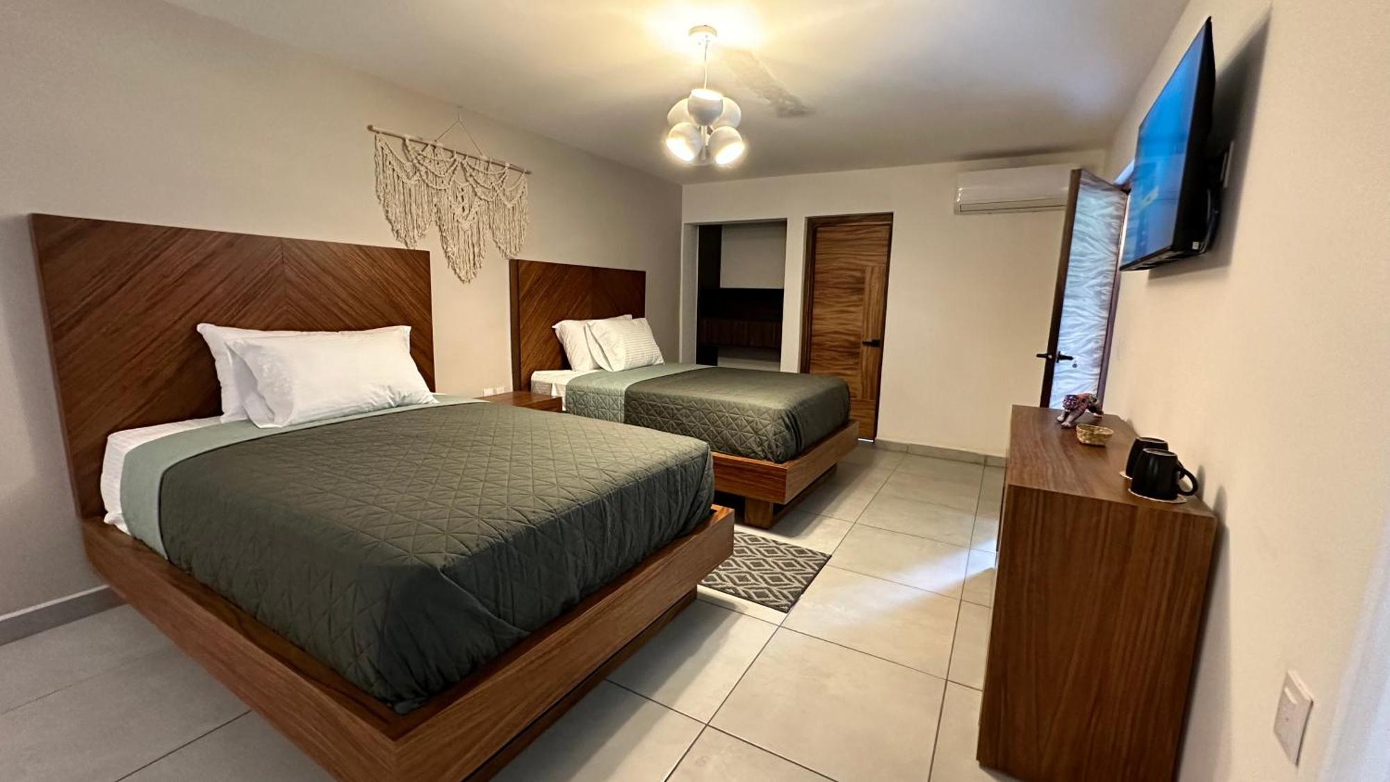 Hotel Boutique Villa Escondida, A Pasos De Lo Mejor En Tlaquepaque Екстериор снимка