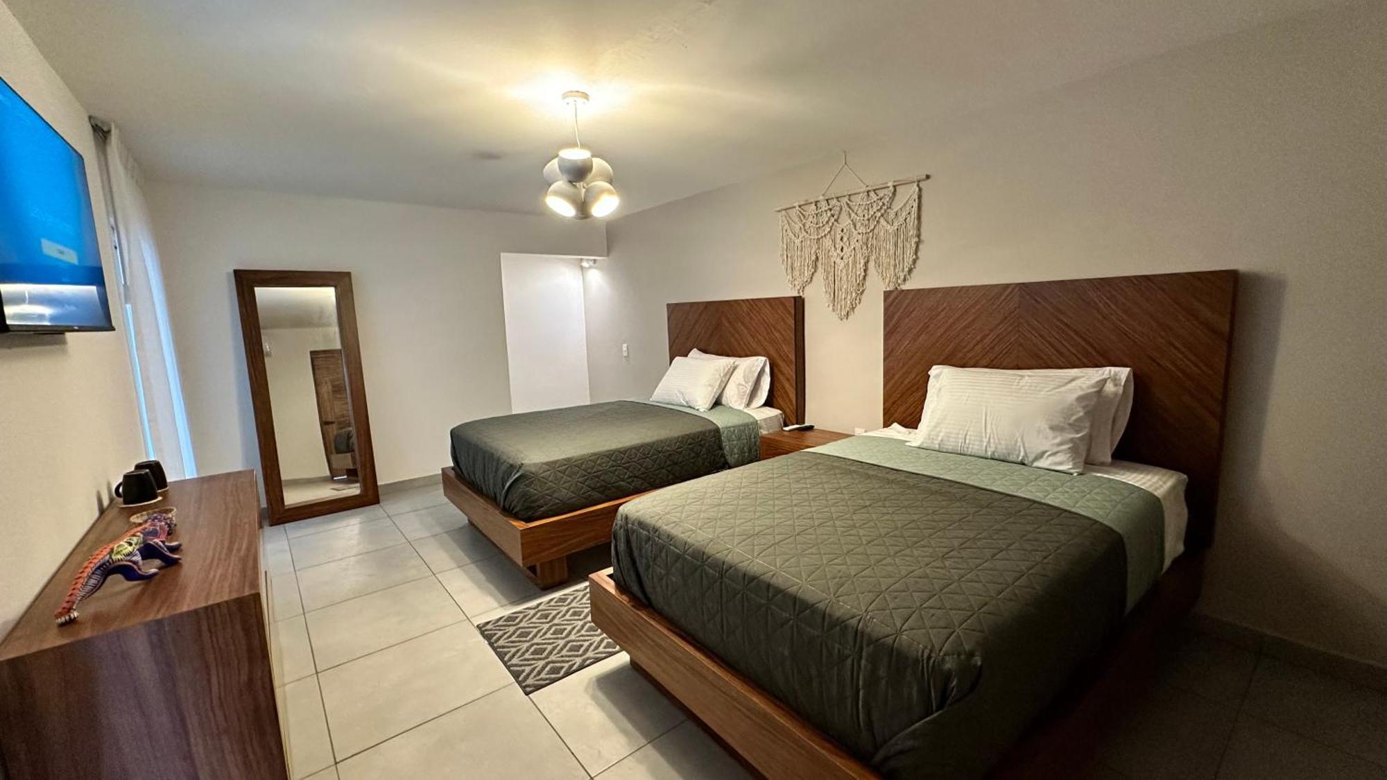 Hotel Boutique Villa Escondida, A Pasos De Lo Mejor En Tlaquepaque Екстериор снимка