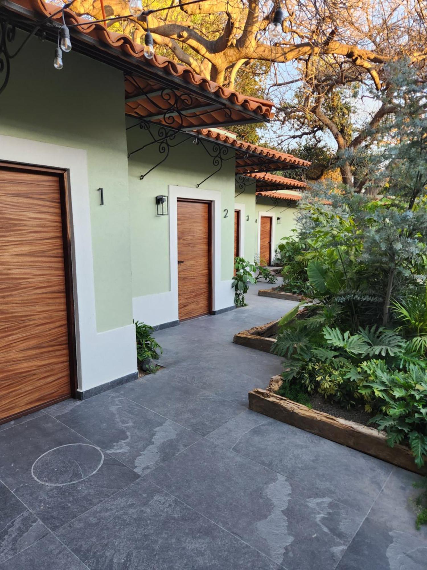 Hotel Boutique Villa Escondida, A Pasos De Lo Mejor En Tlaquepaque Екстериор снимка