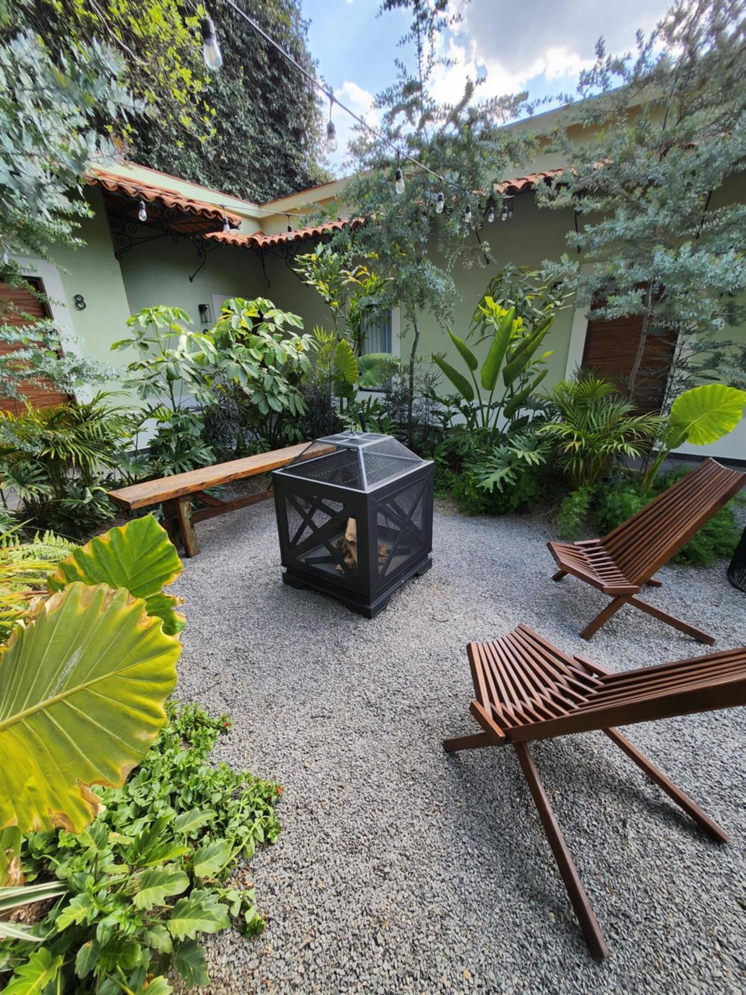 Hotel Boutique Villa Escondida, A Pasos De Lo Mejor En Tlaquepaque Екстериор снимка